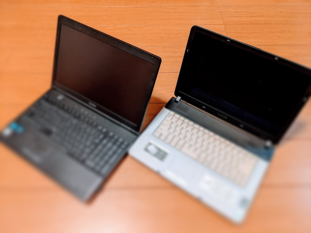 中古の2台のパソコン